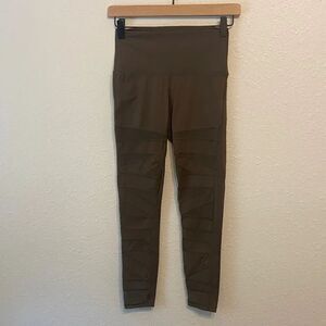 Lululemon Dark Green Mesh Striped Athletic Leggings Size 2
